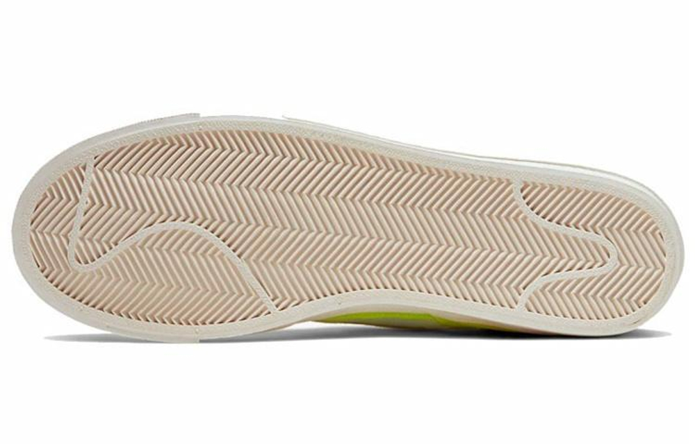 Кроссовки Nike Drop-Type Mid