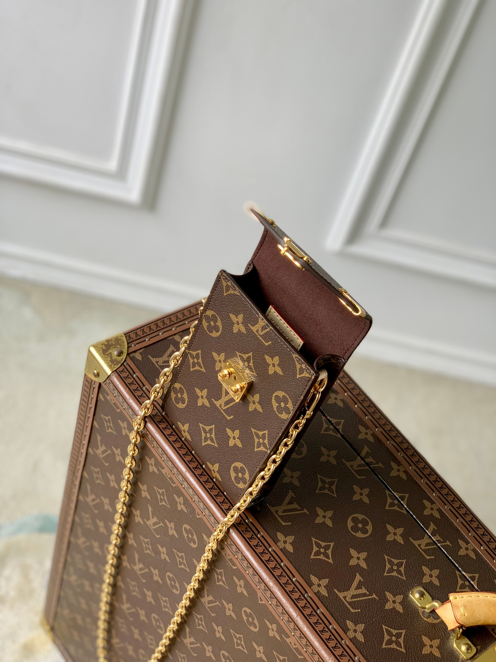 Louis Vuitton Phone Pouch Metis