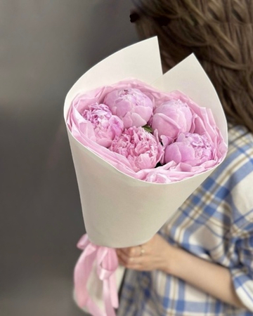 Букет из 5 пионов "Сара Бернар"