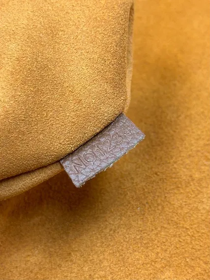 Сумка женская Louis Vuitton Soft Twist коричневый