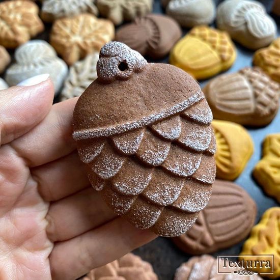 Пряничная форма Шишка и звезда