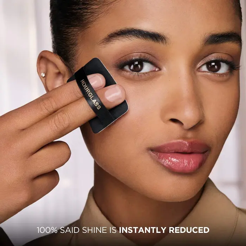 Hourglass Airbrush Pressed Powder - Translucent Medium