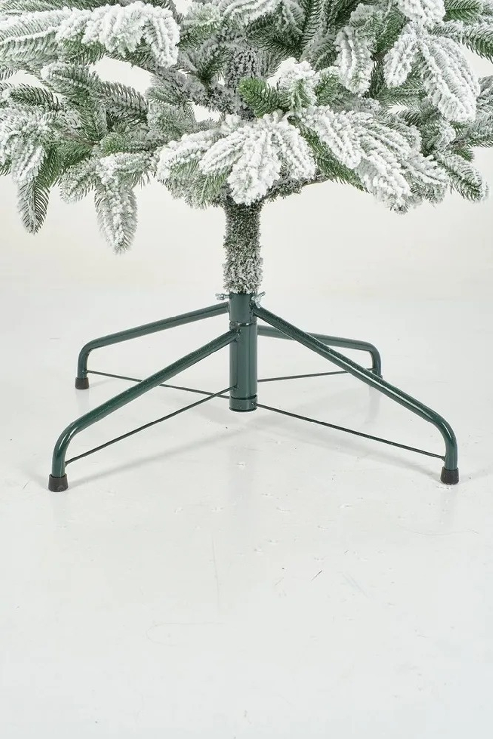 Ель искусственная Царь елка Беверли стройная заснеженная 210 см