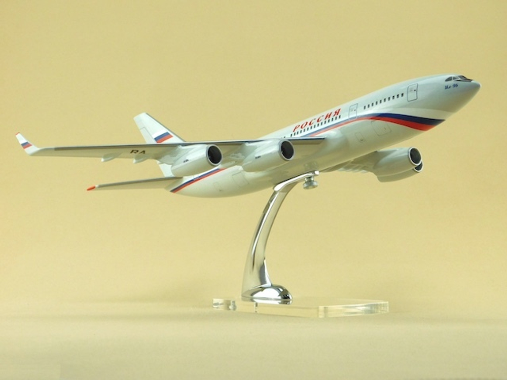 Модель самолета Ил-96-300 (М1:144, СЛО Россия)