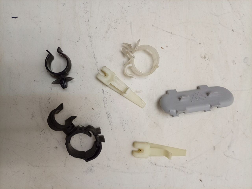 RST703DW кт18 Пластиковый крепеж, защёлки и заглушки для стиральной машины Hotpoint-Ariston б/у