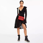 СУМКА THE J MARC SHOULDER BAG TRUE RED