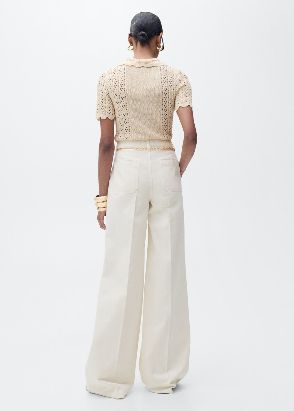 Джинсы с широкими штанинами и высокой посадкой