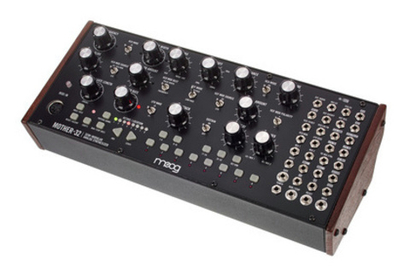 Moog Mother-32