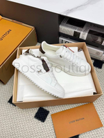 Женские кеды Louis Vuitton Time Out в белом цвете с цепью