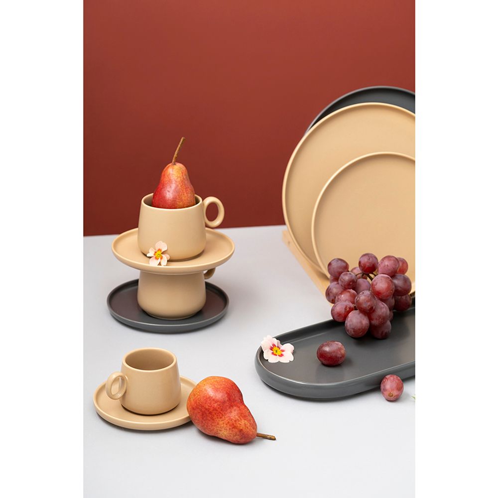 Набор из двух чашек с блюдцами бежевого цвета из коллекции Essential, 120 мл