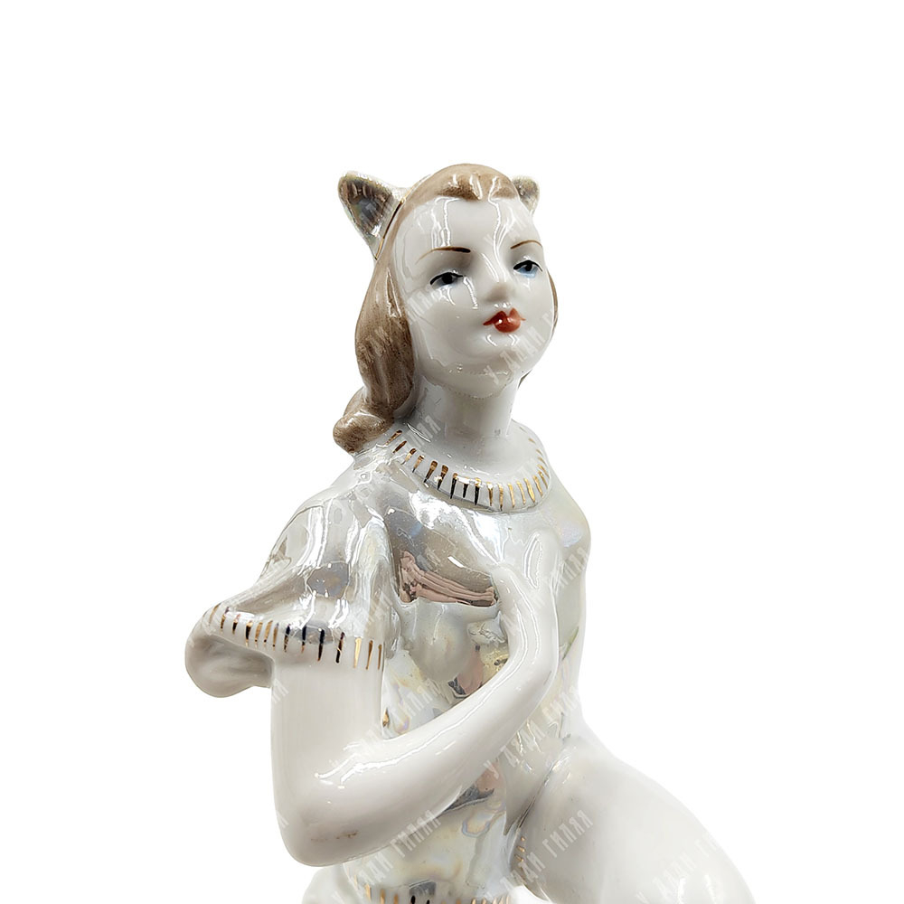 Статуэтка. Балерина-кошка. Фарфор. Дмитровский фарфоровый завод, с. Вербилки. 1950-е гг.