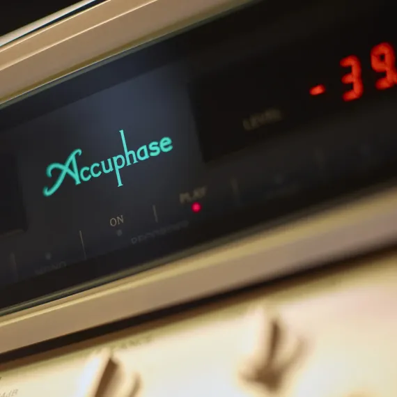 Accuphase C-3900 Gold