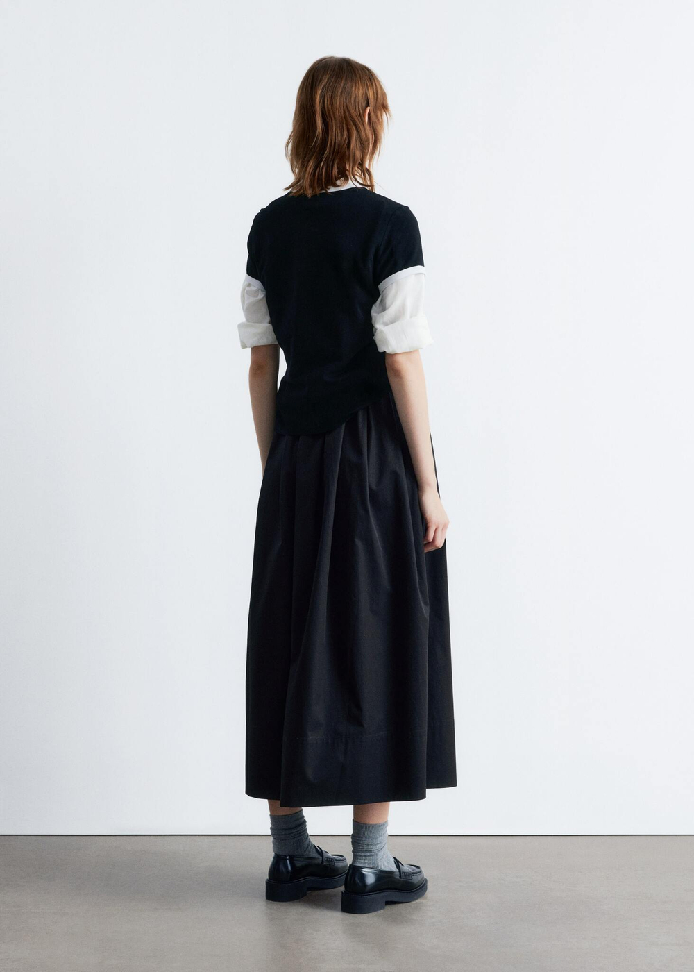 H&M Футболка с вышивкой, черный