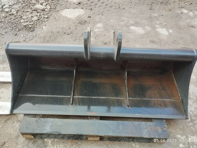 Ковш JD325 1500 мм планировочный