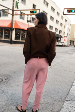 ZARA ДВУБОРТНЫЙ БЛЕЙЗЕР С ВОРОТНИКОМ С ЛАЦКАНАМИ, КОРИЧНЕВЫЙ