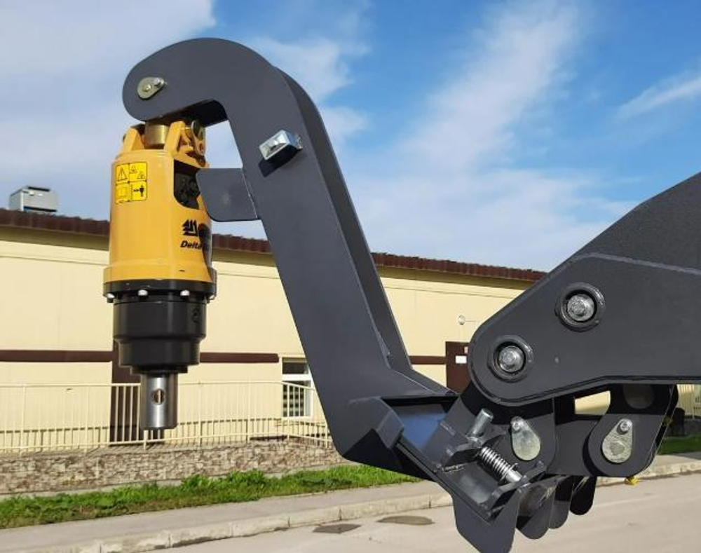 Гидровращатель на Экскаватор JCB