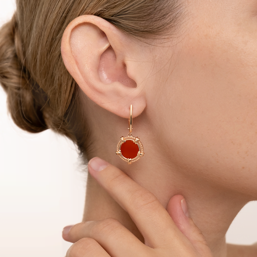 Серьги с английским замком из красного золота с сердоликом