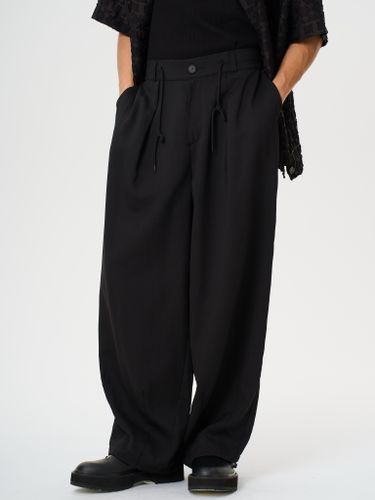 Черные брюки на резинке