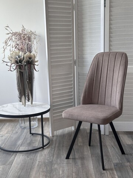 Стул М-City DISAUR Прованс поворотный на поворотный на 360 градусов, B5 Капучино, Велюр, Черный каркас