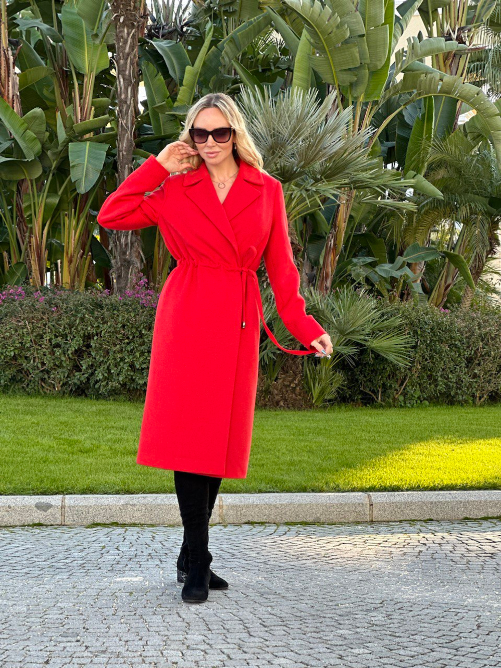 Пальто красное