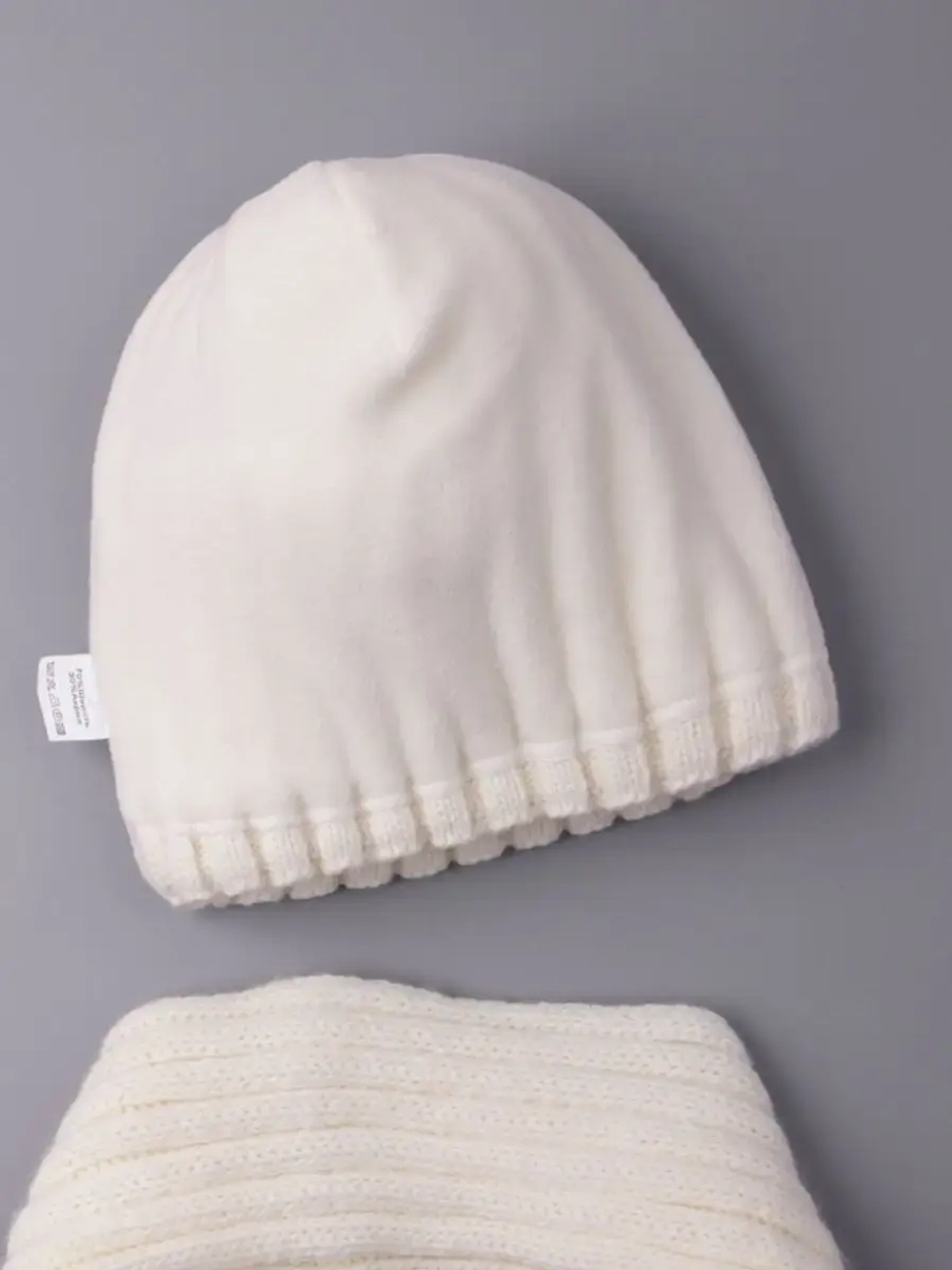 Шапка для девочки зимняя вязаная и шарф