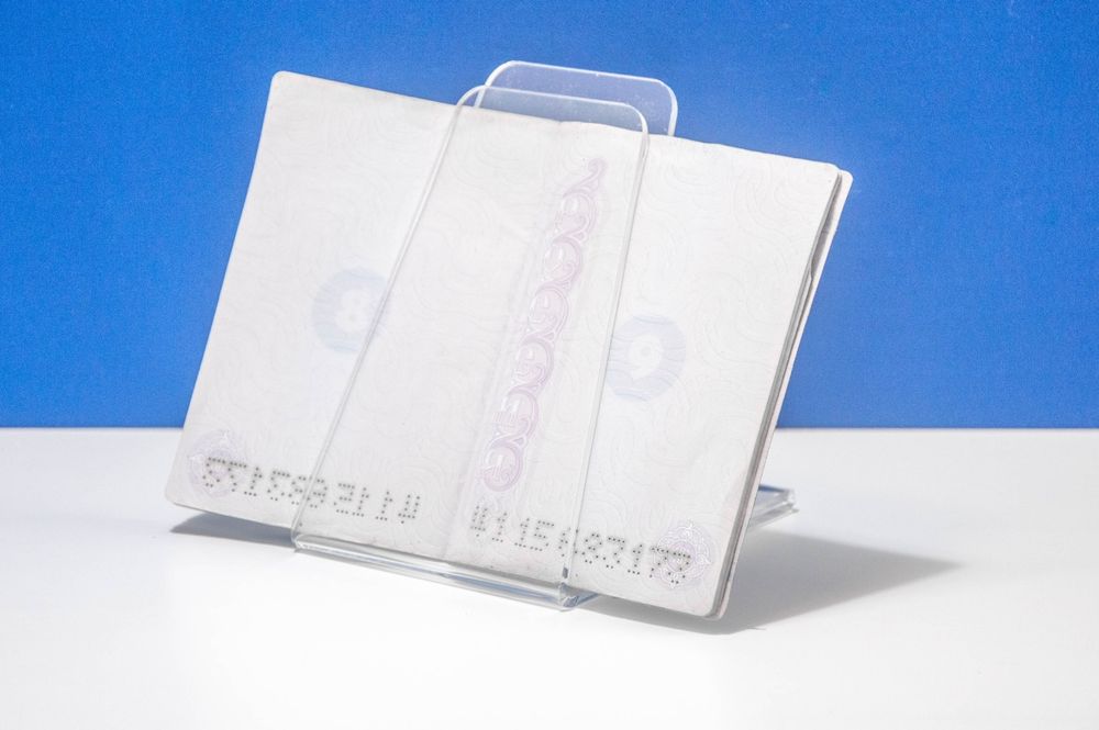 Подставка под паспорт 90х115х135 мм