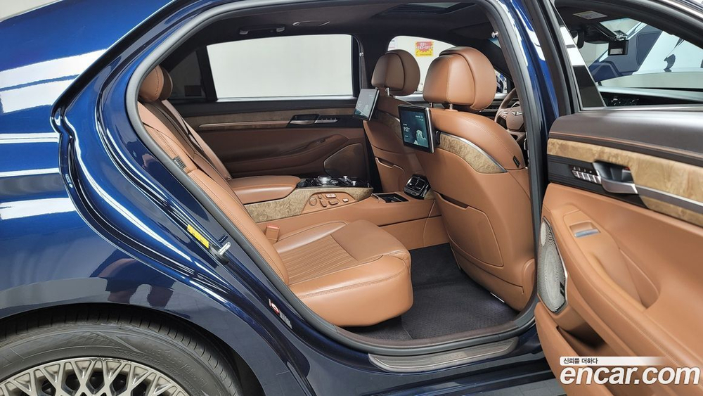 Genesis G90 5.0 AWD (06.2020)