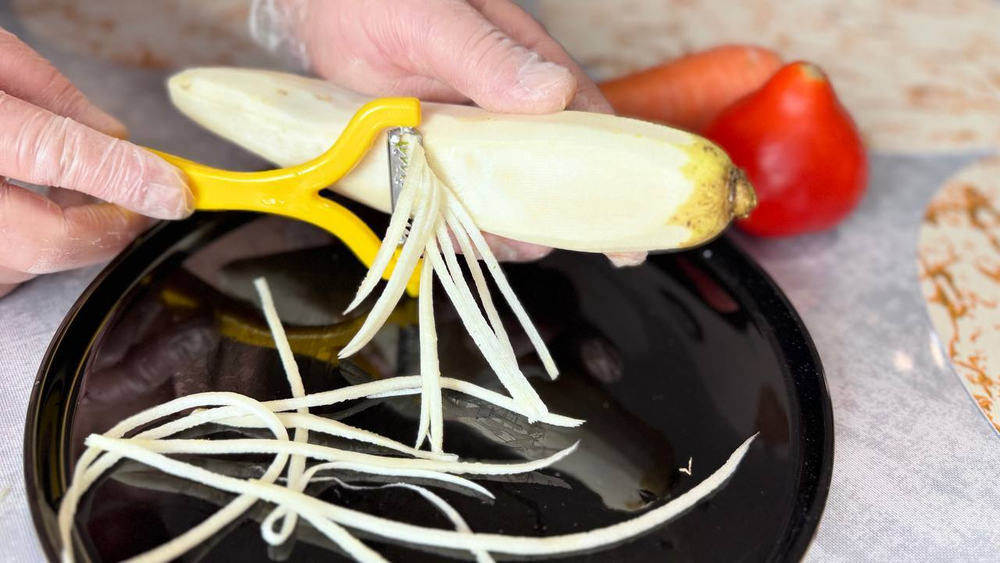 Универсальный набор кухонных приспособлений экономка-овощечистка + две овощерезки РУЧНОЙ РАБОТЫ