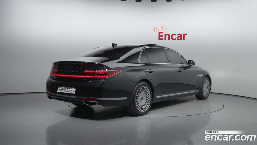 Genesis G90 3.3 T AWD (11.2020)