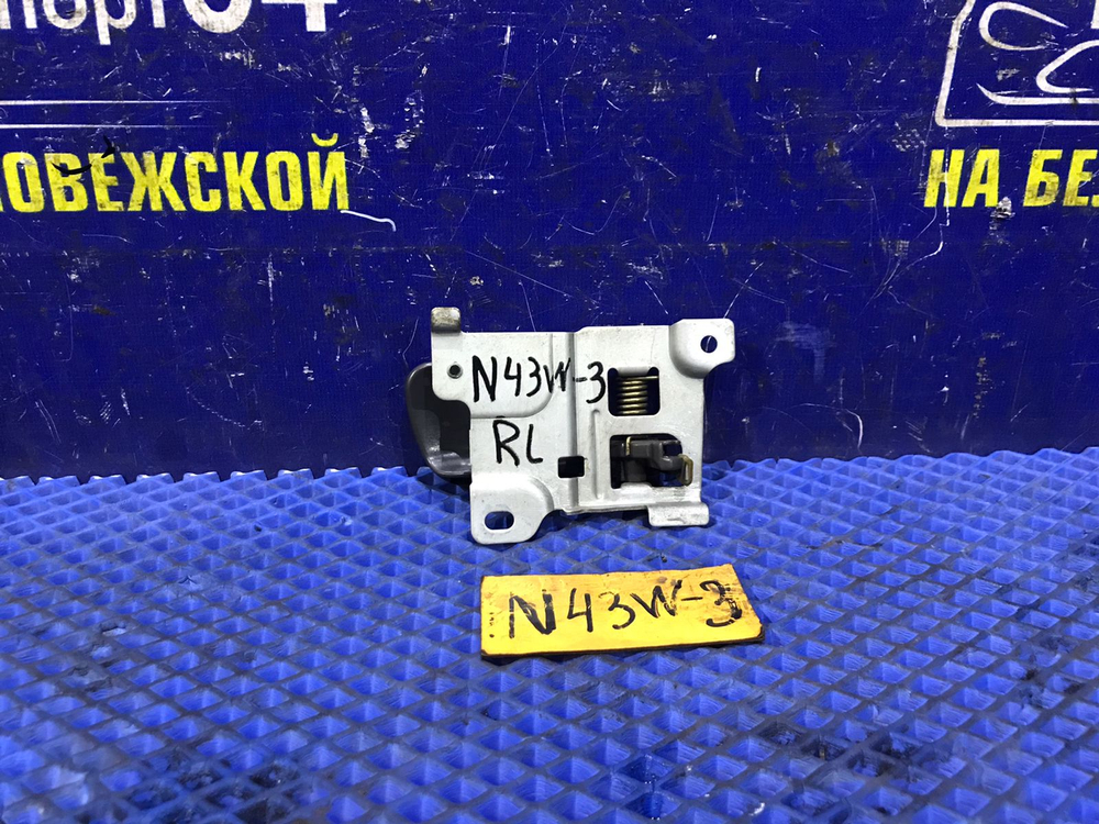 Ручка двери задней левой салонная MITSUBISHI CHARIOT 1994