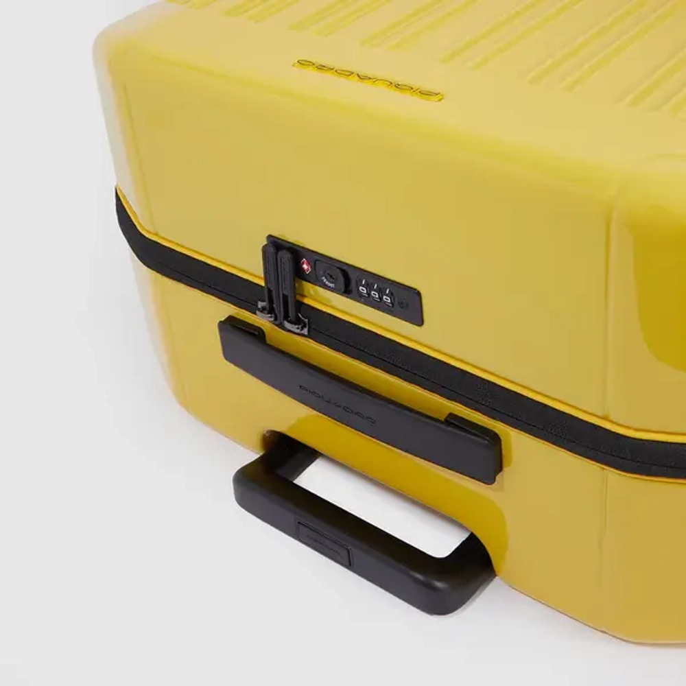 Чемодан средний Piquadro/Canary yellow