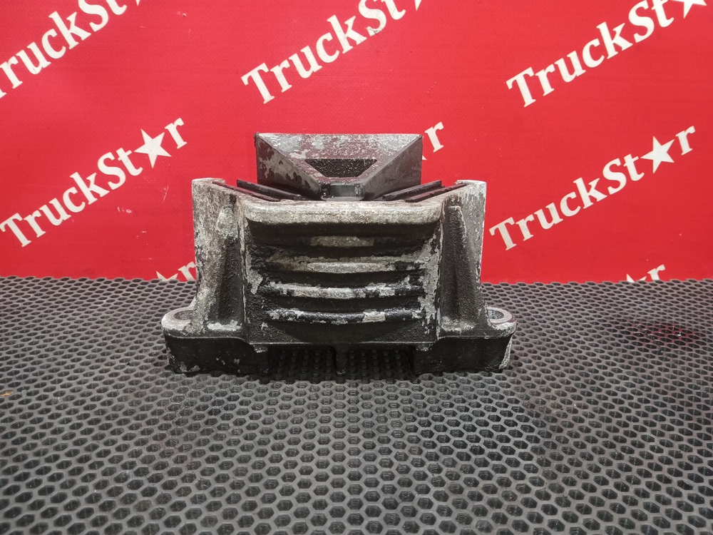 Подушка двигателя задняя