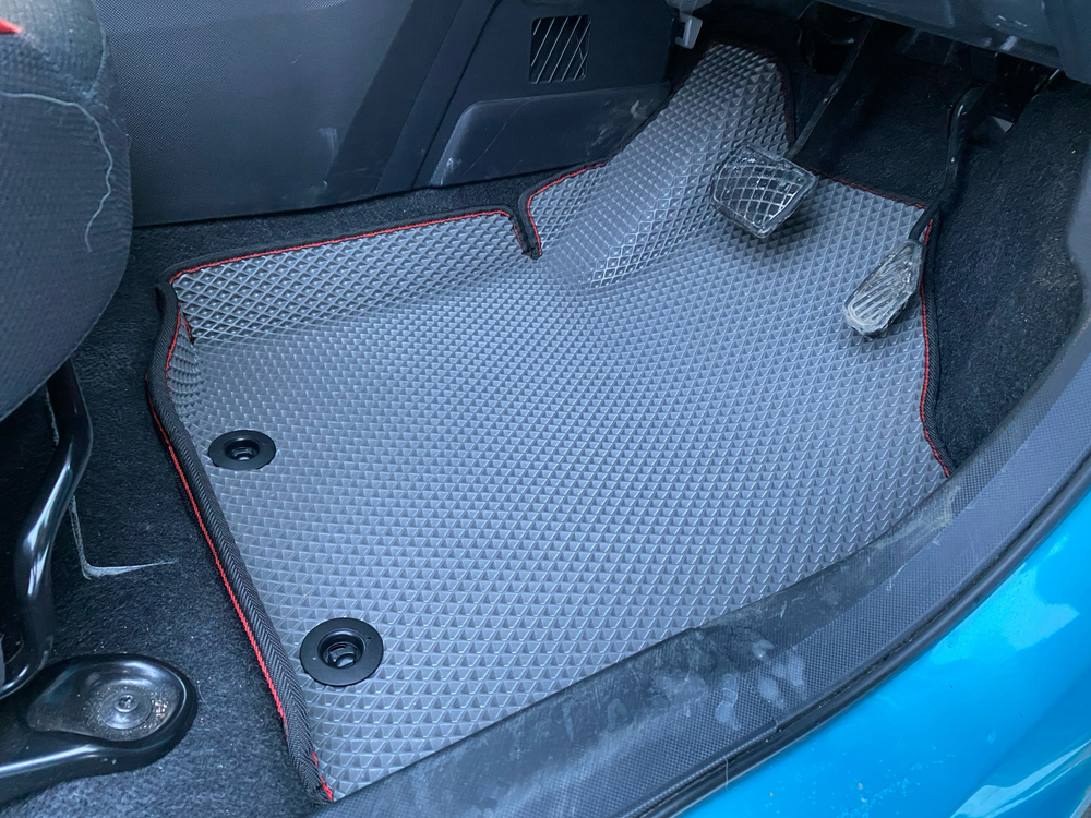 Toyota Raize 1 поколение (11.2019 - ) правый руль
