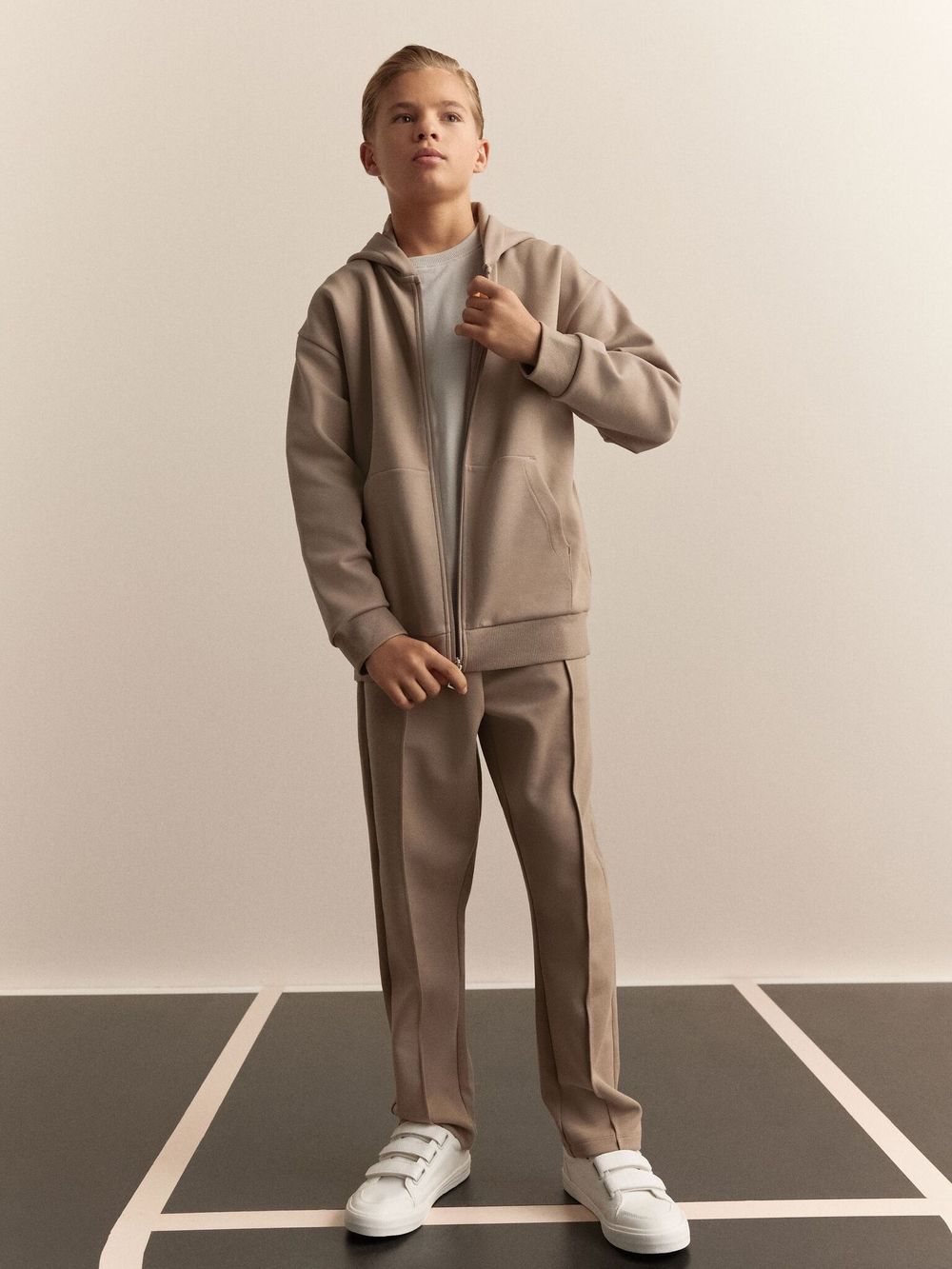 Толстовка на молнии с капюшоном и спортивные брюки в комплекте для мальчика Next AA8-116, Песочный