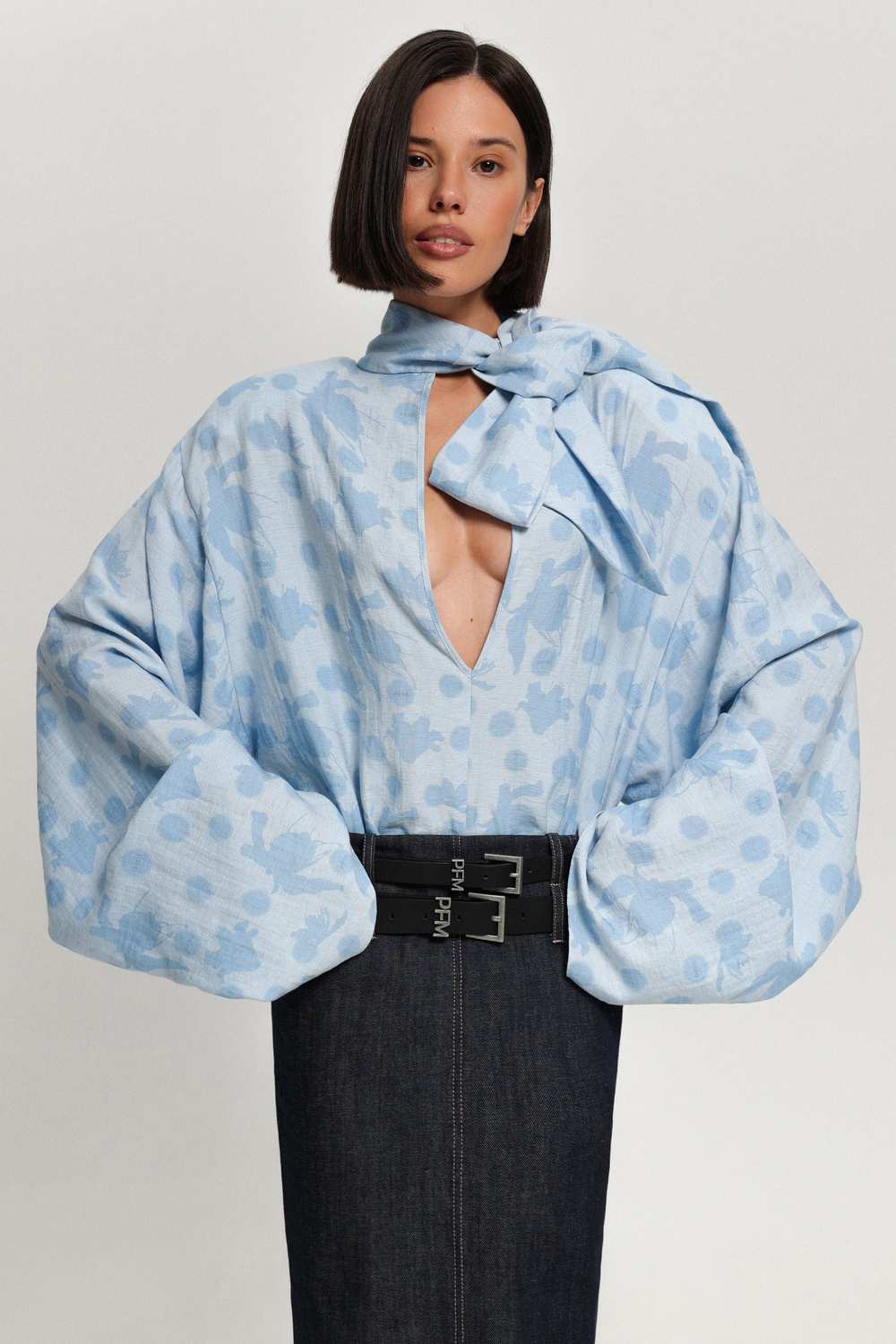 Блуза с подплечниками