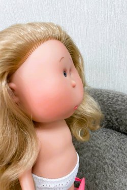 УЦЕНКА Кукла Nines виниловая 30см MIA без одежды (3000W2A1)