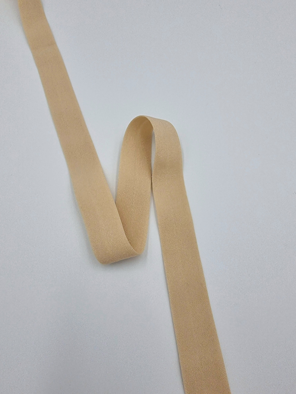 Бейка эластичная матовая загар 15 мм (Pantone 15-1220 TPX)