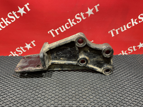 Кронштейн усилителя бампера 2017 г.