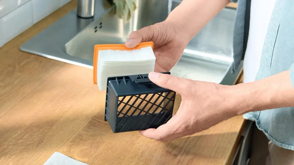 Пылесос Bosch BGL38WH2