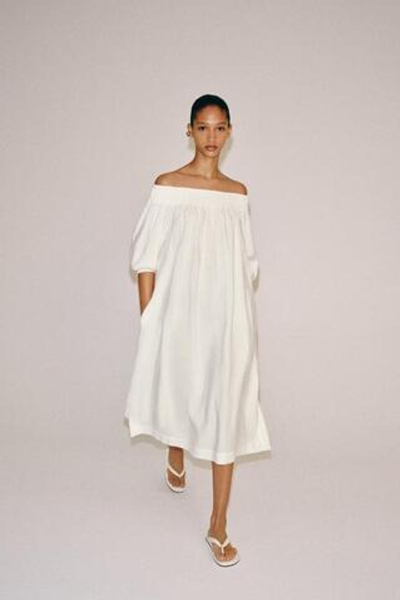 ZARA ПЛАТЬЕ МИДИ С ОТКРЫТЫМИ ПЛЕЧАМИ — ZW COLLECTION, БЕЛЫЙ