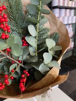 Букет из нобилиса и илекса