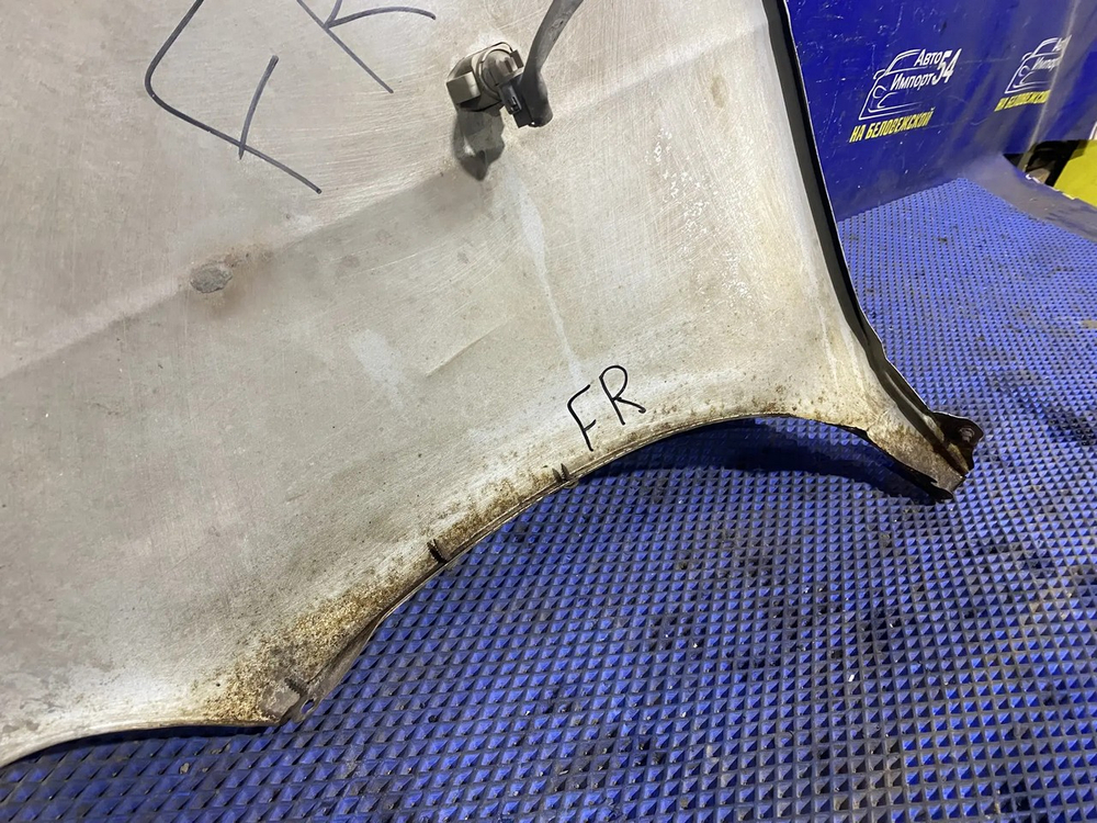 Крыло переднее правое TOYOTA LITEACE 2001