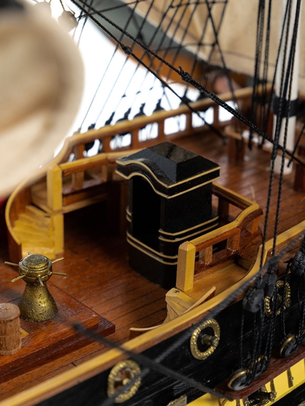 HQ-102 Корабль "HMS PRINCE", 88x25x70 см