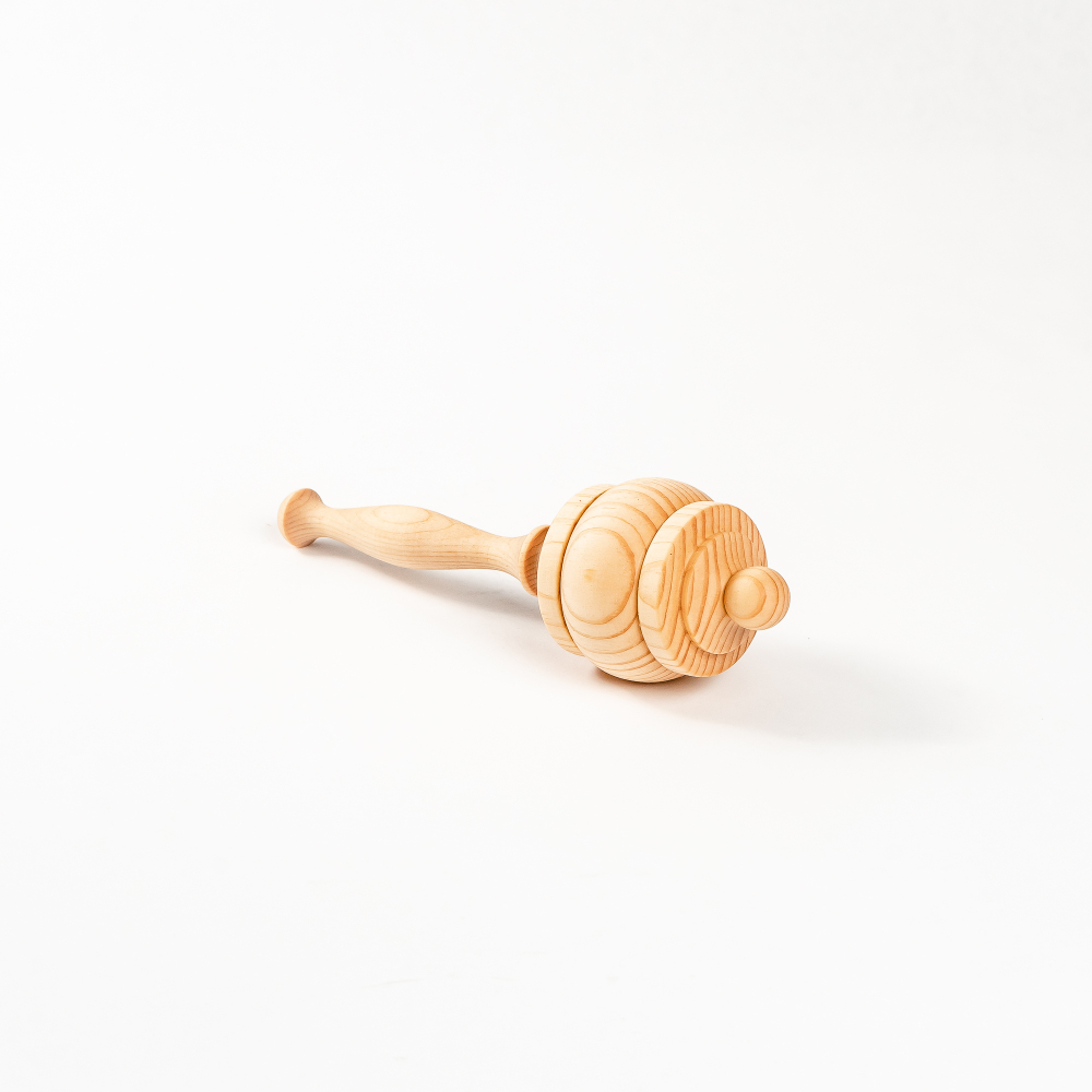 Деревянная погремушка из дерева сибирский кедр с наполнителем из пшена 0+ WT10