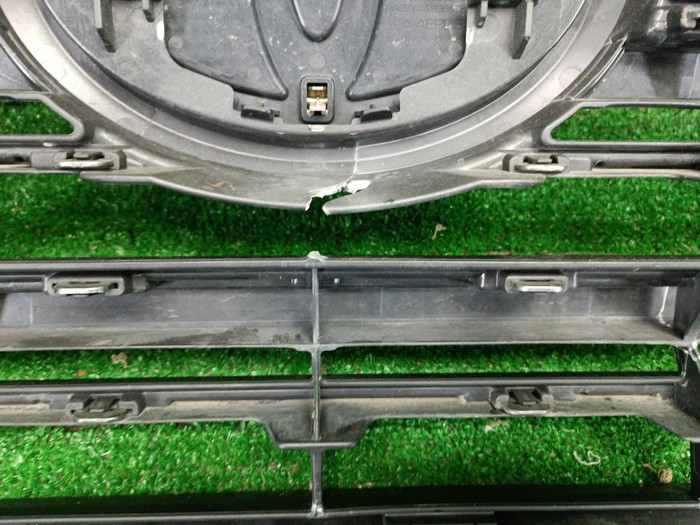 Решетка радиатора Toyota Land Cruiser 200 (2015-2021)