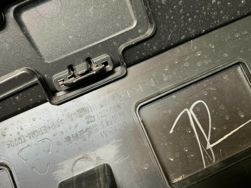 Накладка двери передняя правая Zeekr 001 (21-нв)