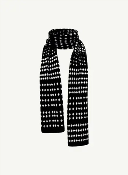 Шарф «Внутри линий»