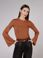 Лонгслив в рубчик с рукавами клеш