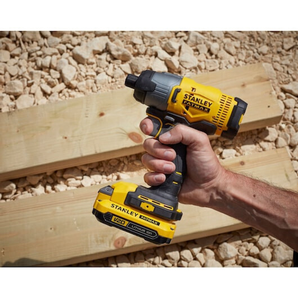 Шуруповерт ударный Stanley Fatmax SFMCF800C2K-QW