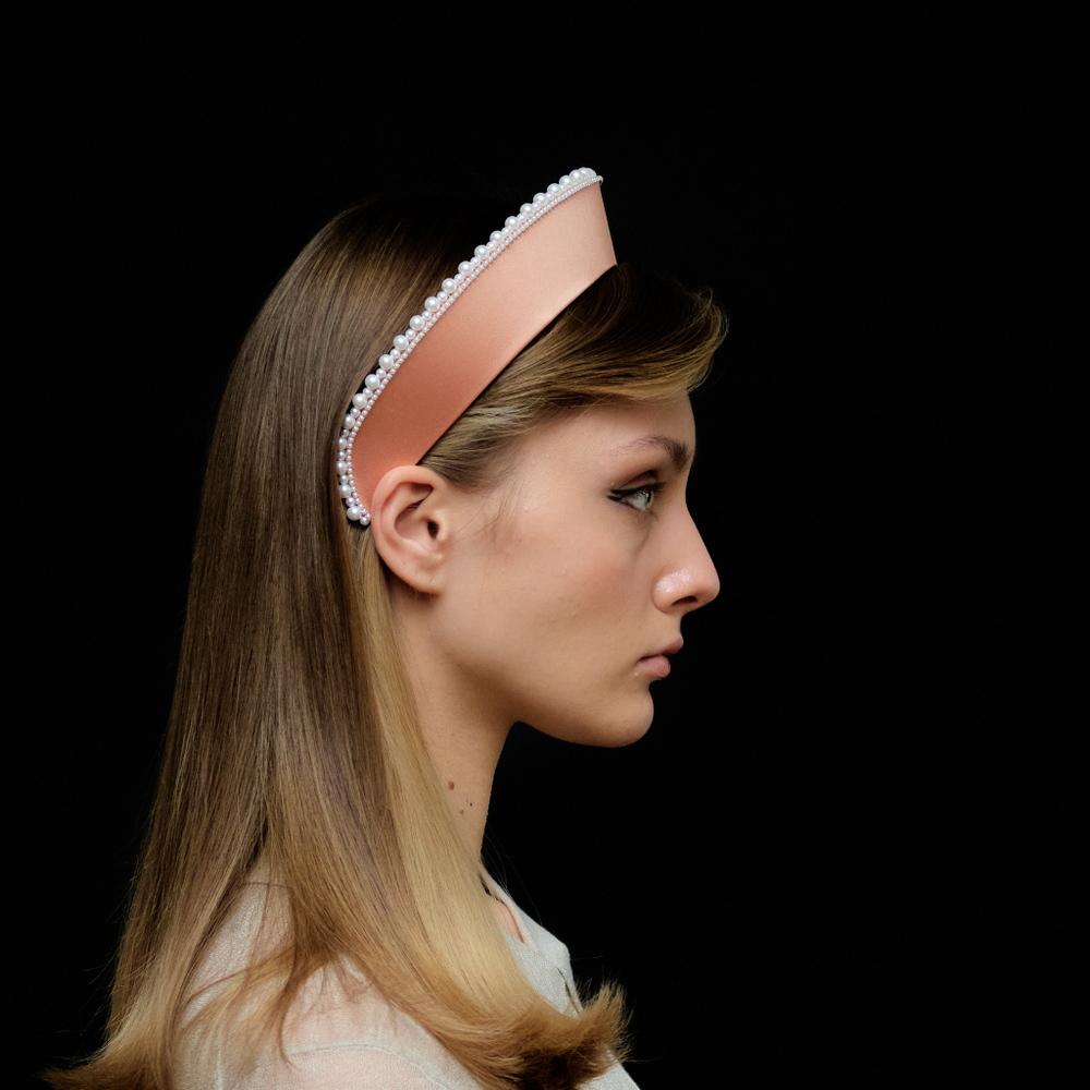 Кокошник персиковый с жемчужным декором